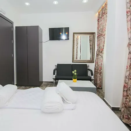 Relax Hotel *