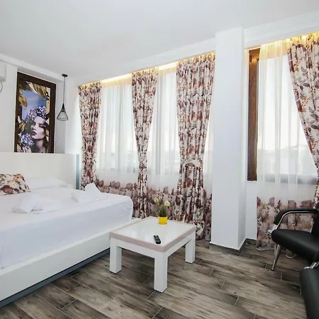 Relax Hotel *
