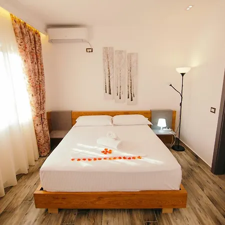 Relax Hotel *